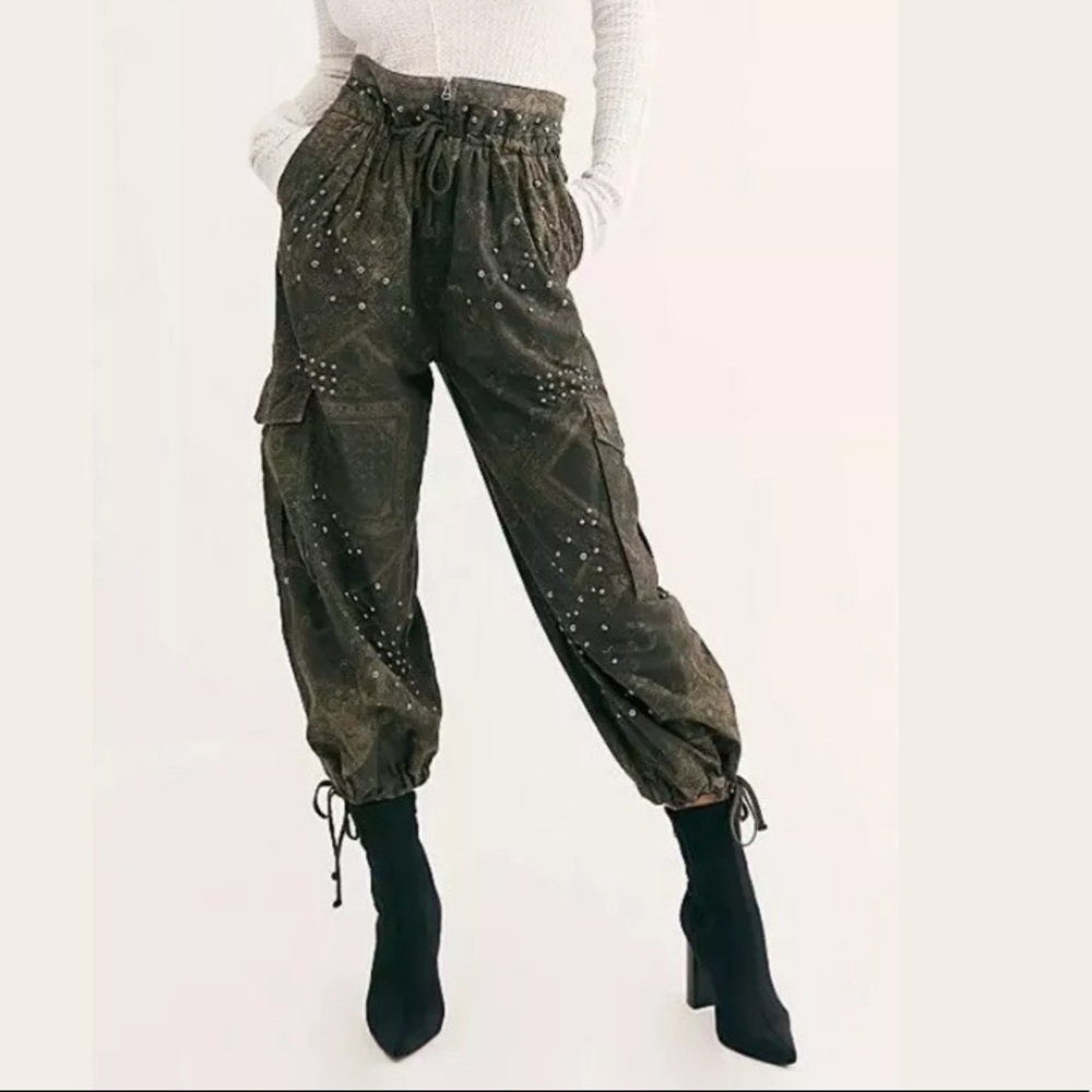 NWOT Free People Fly Away Studded Parachute Pants Z181-1